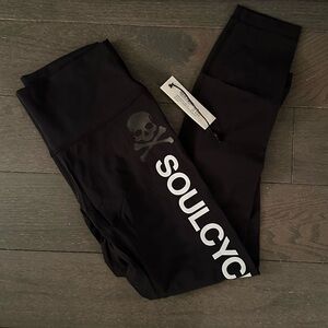 Lululemon Athletica Wunder Under Black Skull Graphic Leggings